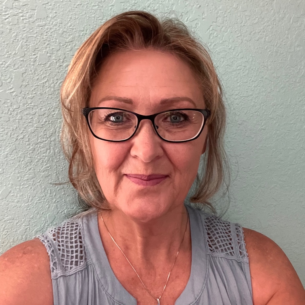 Meet your Posher, Lori